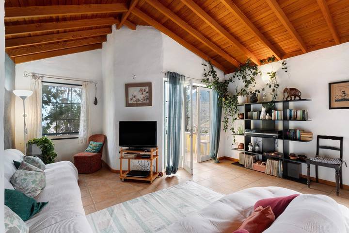 Hel lejlighed, Apartment 'Casa Claudia' with Sea View, Private Terrace and Wi-Fi in El Tabaibal, Hermigua