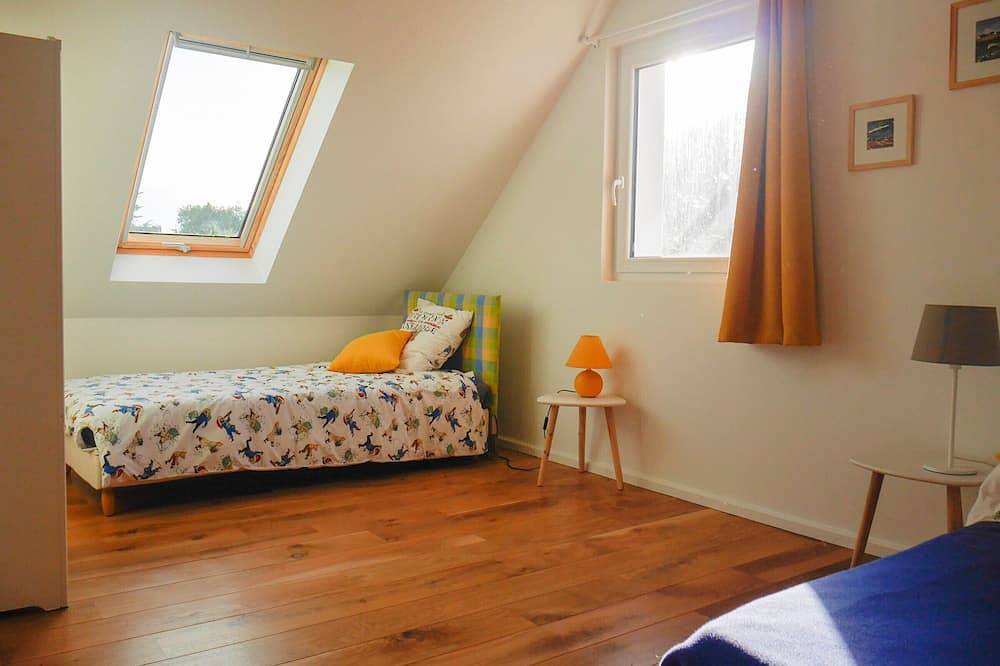 New comfortable house near beaches, 2 bedrooms in Locmaria, Côte des Mégalithes