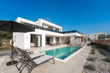 Villa voor 8 Personen in Novigrad, Regio Umag, Afbeelding 3