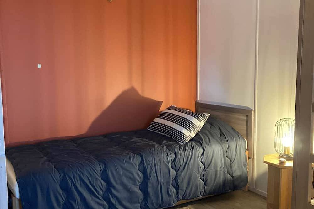 Encantador chalet climatizado con piscina para 6 personas ideal, 8 posibles in Ruoms, Ardèche