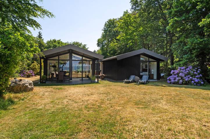Ferienhaus für 4 Personen, mit Terrasse und Whirlpool sowie Garten - 1