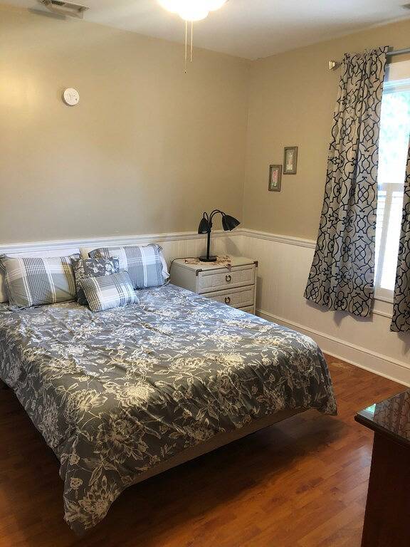 Vacation rental for 3 people, with balcony and yard in Waynesville