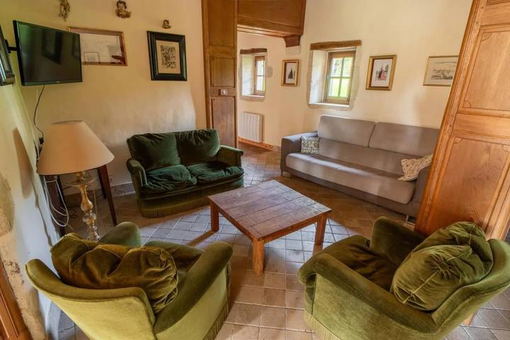 Location de vacances pour 8 personnes, avec jardin, animaux acceptés à Saint-Martin-des-Entrées