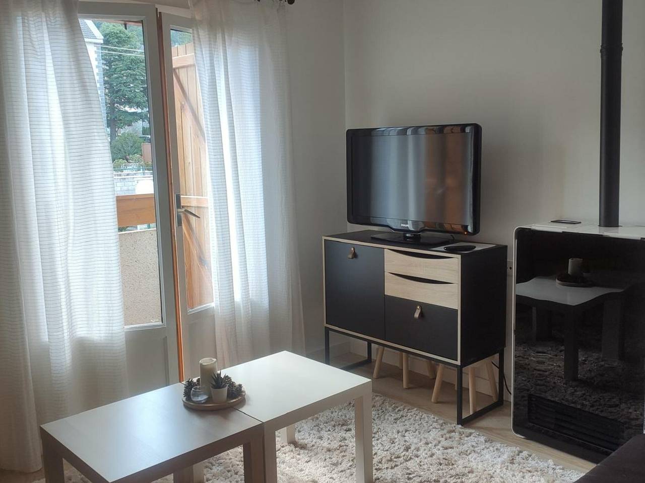 Appartement entier, Loft cosy à Villanúa avec piscine, 2 lits doubles, cuisine équipée, salle de bain avec douche in Villanúa, Pyrénées espagnoles