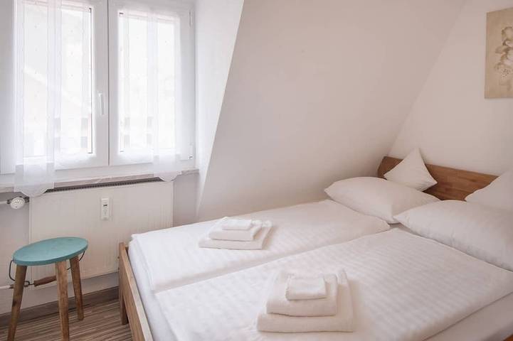 Apartamento entero, Apartamento de 3 habitaciones directamente en el paseo del lago in Meersburg, Obersee (Bodensee)