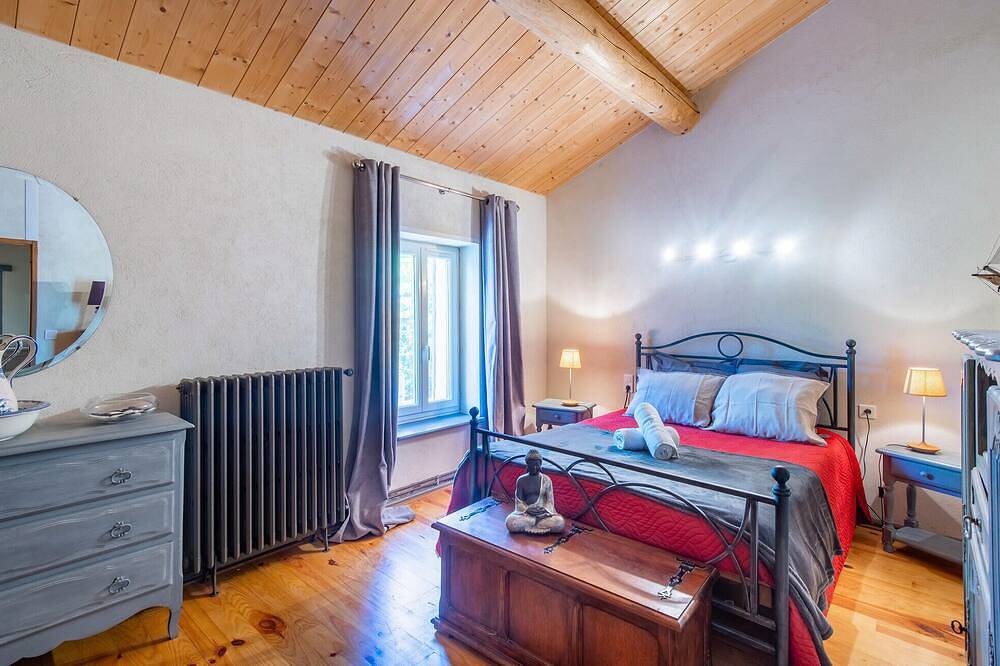 Preciosa casa en Moulès con Wifi in Arlés, Region de Arles