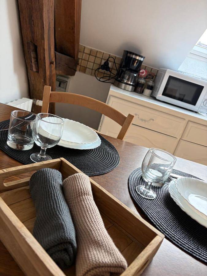 Appartement entier, One-Bedroom Apartment in Dompierre-sur-Besbre, Allier