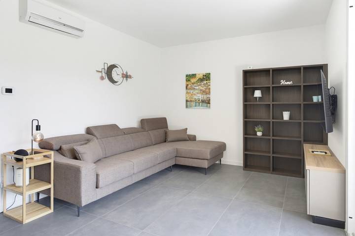 Appartamento intero, Regarda - Golf Breeze Appartamento con piscina in Peschiera del Garda, Prealpi Gardesane