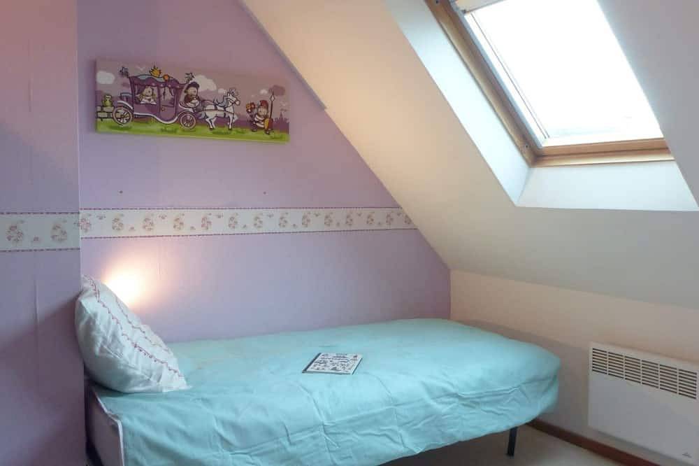 Charming village house near the Bono river in Plougoumelen, Côte des Mégalithes