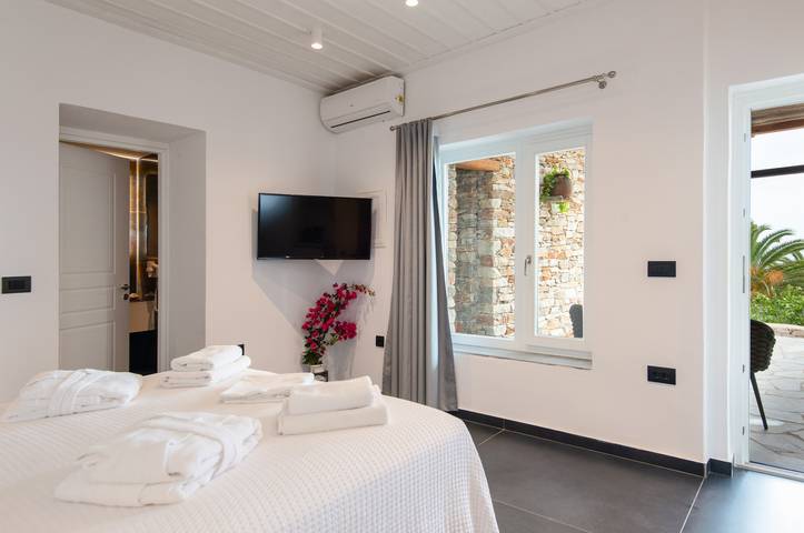 White & black Suites – Suite Drei in Platis Gialos Sifnos, Sifnos