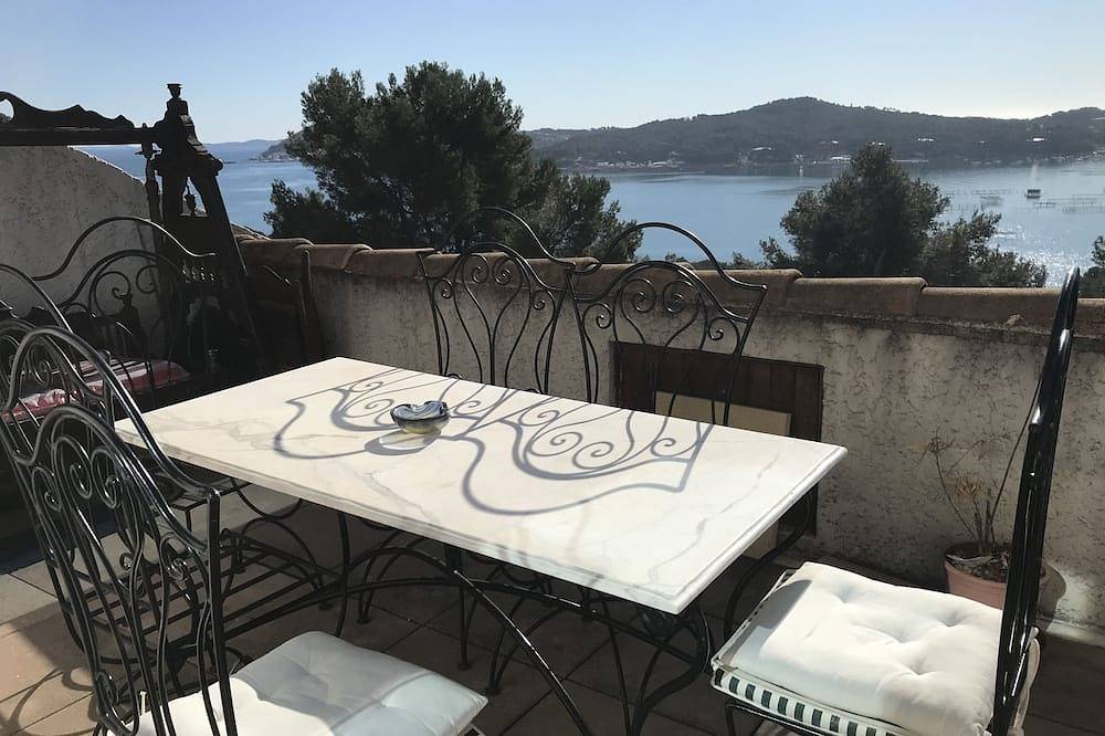 Appartement entier, French Riviera, Luxe , Calme & Fantastique vue, Colline de Tamaris ! in La Seyne-sur-Mer, Région de Toulon
