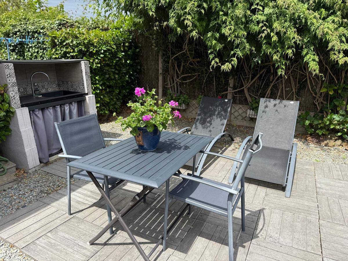 Suite à 800m de la plage in Saint-Lunaire, Région de Saint-Malo