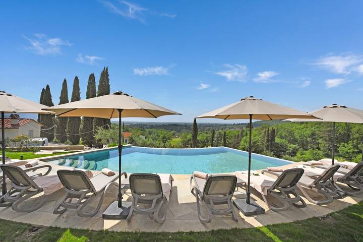 Villa voor 12 personen, met terras en zwembad in Arezzo