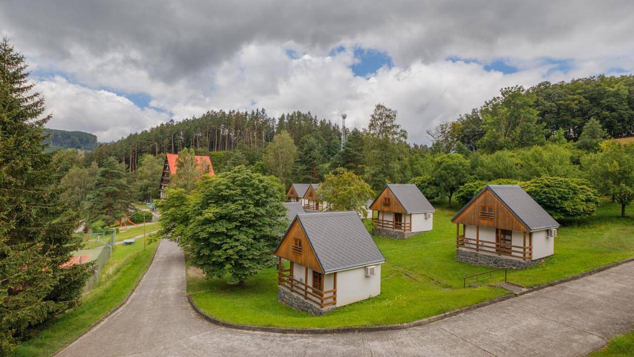 Hotel Rusava chaty in Kraj zliński