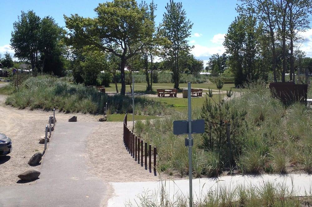 Hasmark beach 150m. Family friendly. Trampoline.  Closed garden.pets allowed in Otterup, Nordfyn