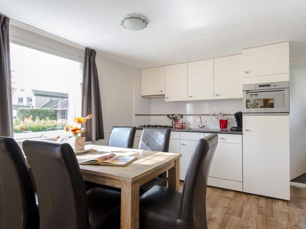 Ferienhaus in Nes mit Schwimmbecken in Nes, Westfriesische Inseln