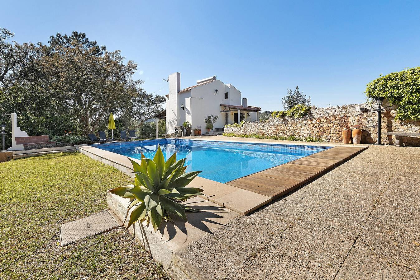 Ferienhaus 'Quinta La Rabide' mit Bergblick, Wlan und Klimaanlage in Setúbal, Naturpark Arrábida