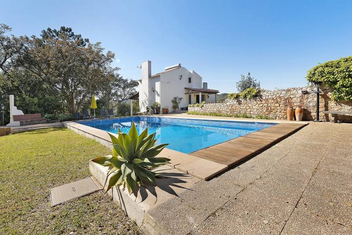 Ferienhaus 'Quinta La Rabide' mit Bergblick, Wlan und Klimaanlage in Setúbal, Naturpark Arrábida