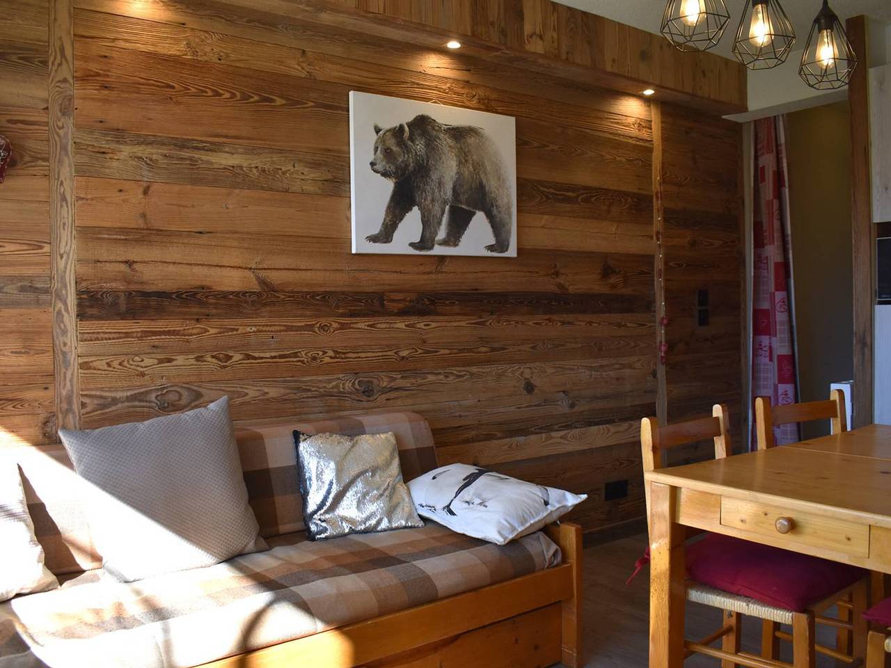 Appartement entier, Charmant T2 Cabine Style Chalet, exposé Sud, proche centre et télécabines in Font-Romeu-Odeillo-Via, Parc naturel régional des Pyrénées catalanes