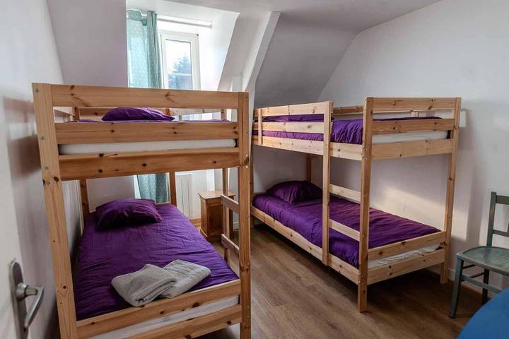 Location de vacances pour 30 personnes, avec piscine ainsi que vue et jardin, animaux acceptés à Plémet - 3