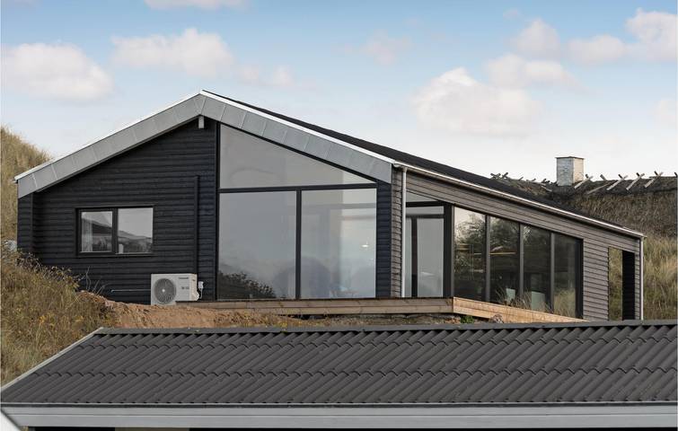 Ferieudlejning for 9 personer, med terrasse og have i Blokhus