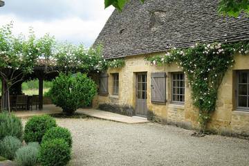 Gîte pour 4 personnes, avec jardin et piscine à Marquay