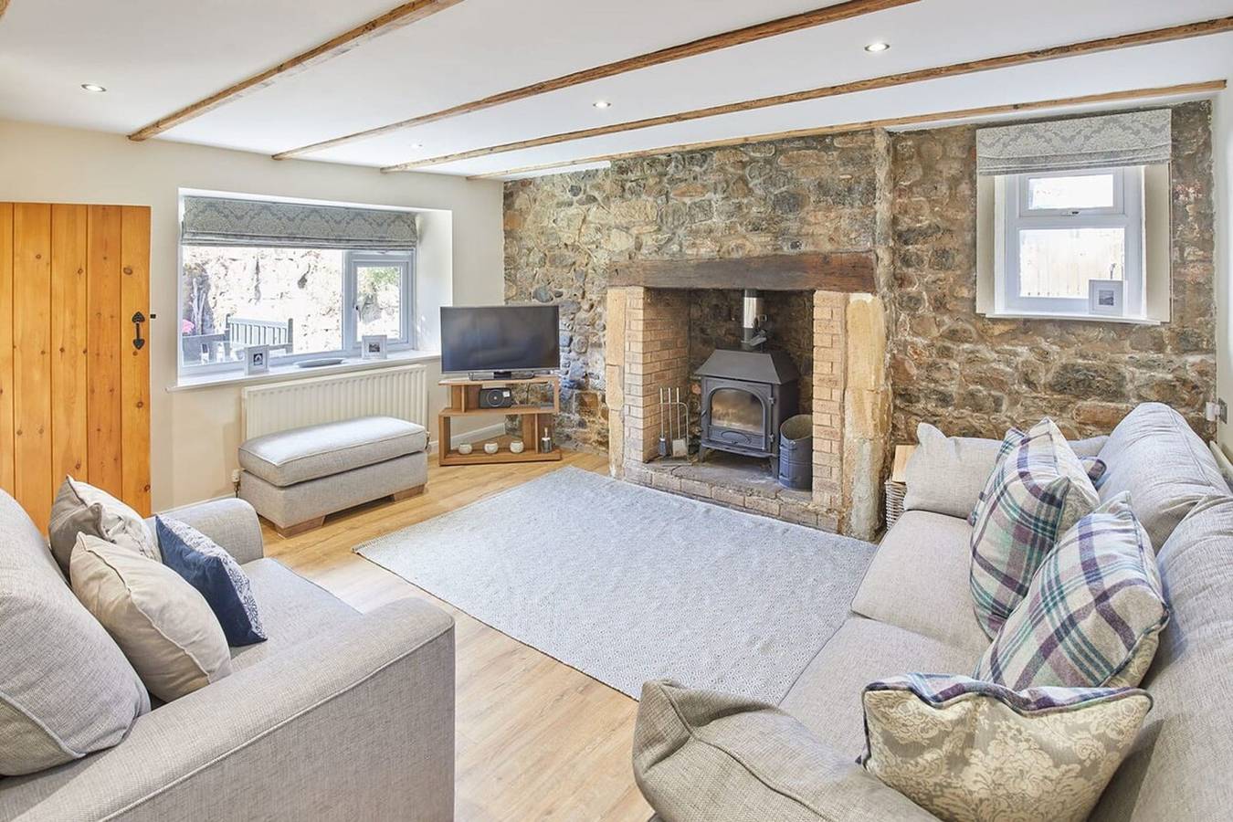 Host   Stay   Eden Cottage in Holy Island