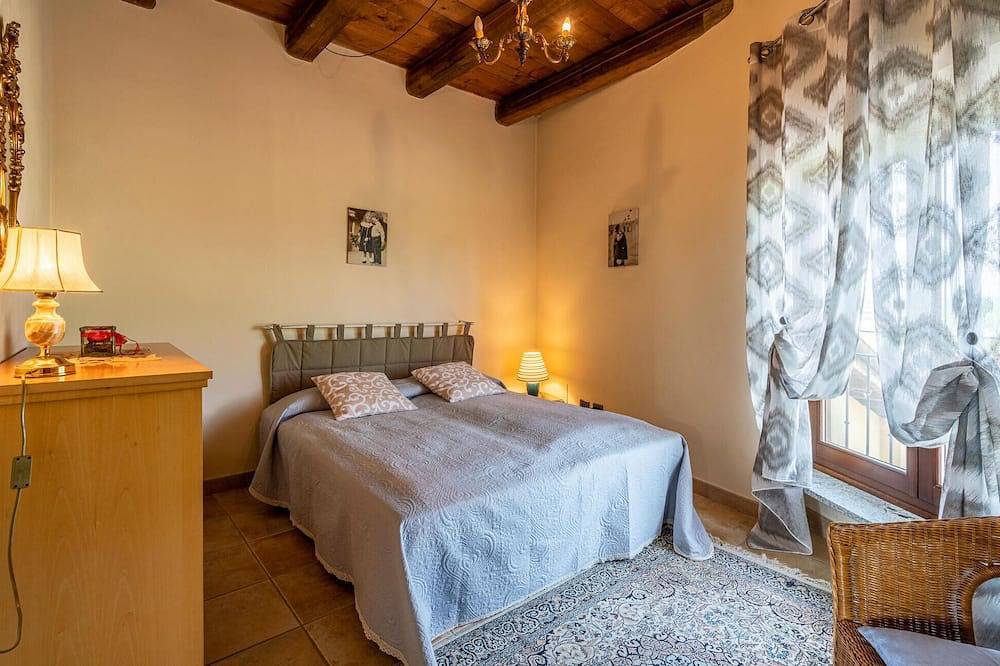 Bella casa con 4 camere da letto a. in Lequio Tanaro, Provincia di Cuneo