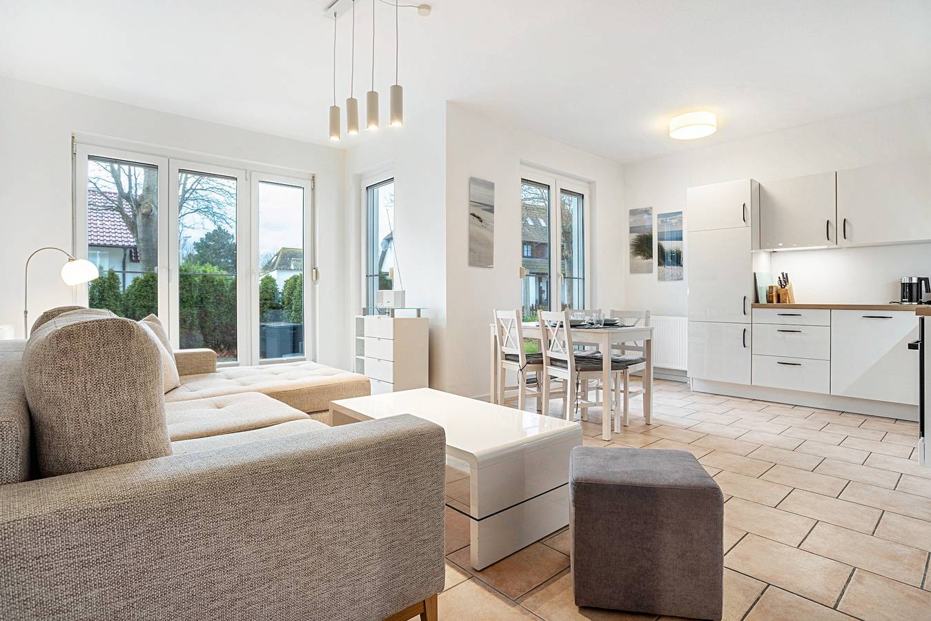 Entire apartment, Apartment 'Haus Annelie Fewo 01' with Private Terrace, Shared Garden and Wi-Fi in Dranske, Ruegen