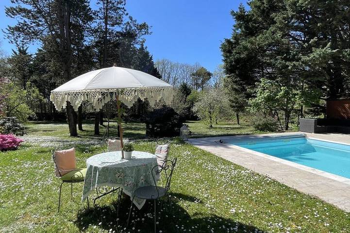 Location de vacances pour 10 personnes, avec Jardin à Neuillé-le-Lierre