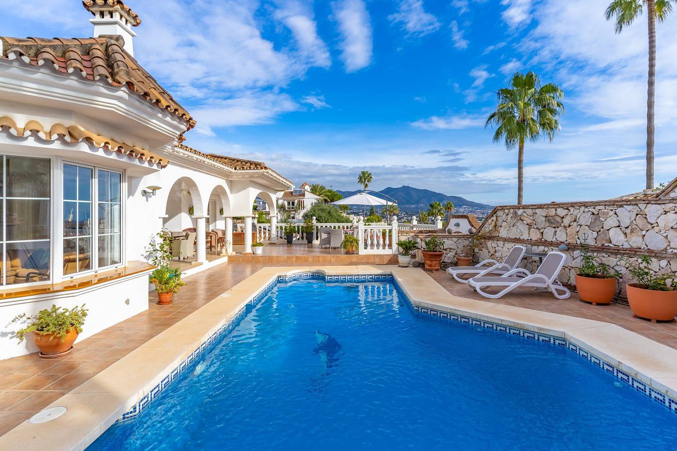 Villa with pool, garden and privacy v215 in Mijas Costa, Mijas