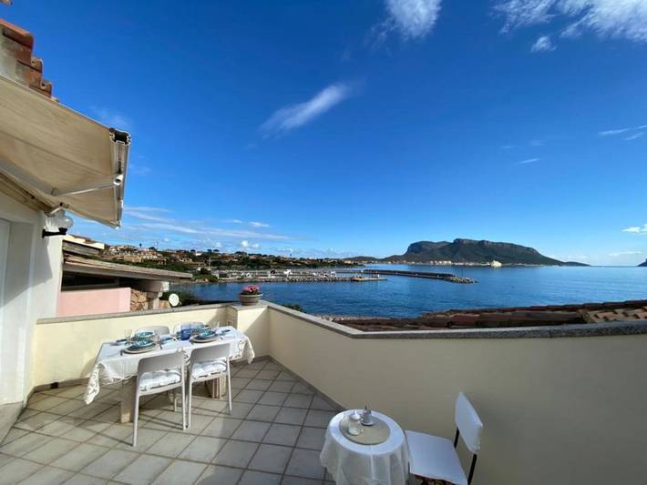 Ferienwohnung für 4 Personen, mit Terrasse und Garten sowie Ausblick, mit Haustier in Golfo Aranci
