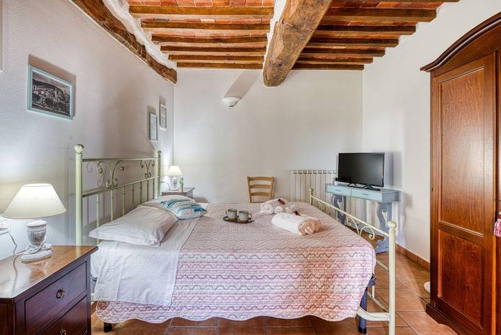Ganze Wohnung, Ferienwohnung für 3 Personen mit Pool in Passignano sul Trasimeno, Lago Trasimeno