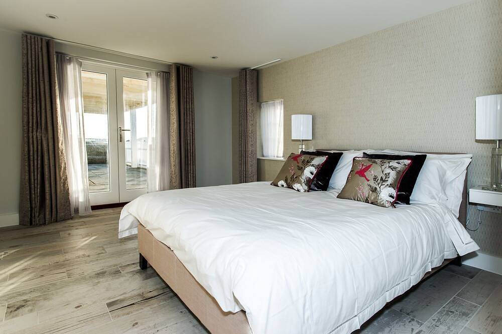 Atemberaubende Unterkunft am Wasser mit freiem Blick auf das Meer und den Hafen in Mudeford, Christchurch
