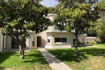 Gîte pour 8 personnes, avec terrasse et jardin dans Stade Marcel Deflandre