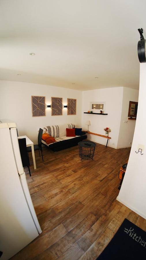 Appartement entier, Charmant Appartement refait à neuf in Rougiers, Région de Brignoles