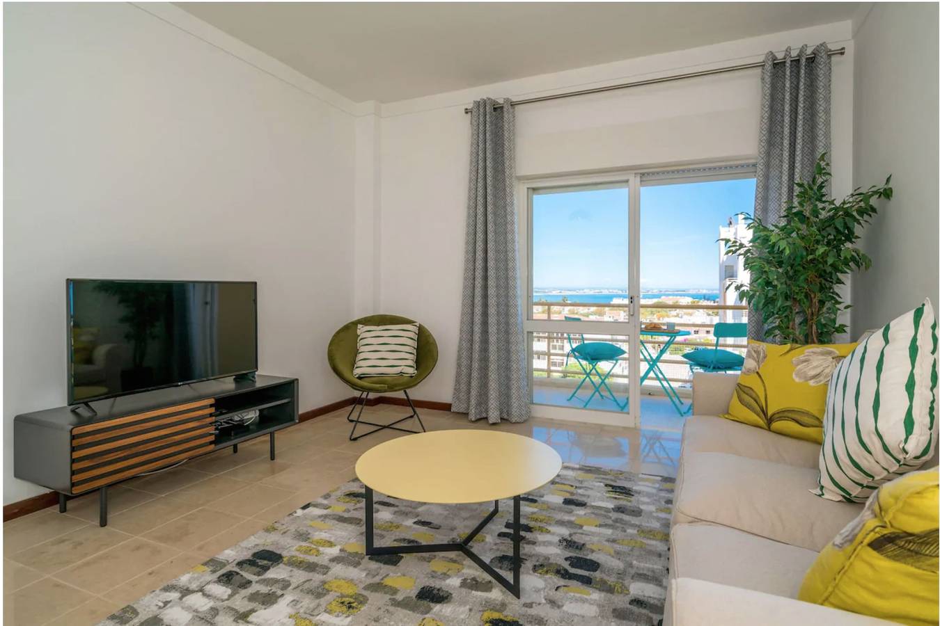Appartamento intero, Appartamento vacanze per 4 persone con balcone in Santa Maria, São Gonçalo de Lagos
