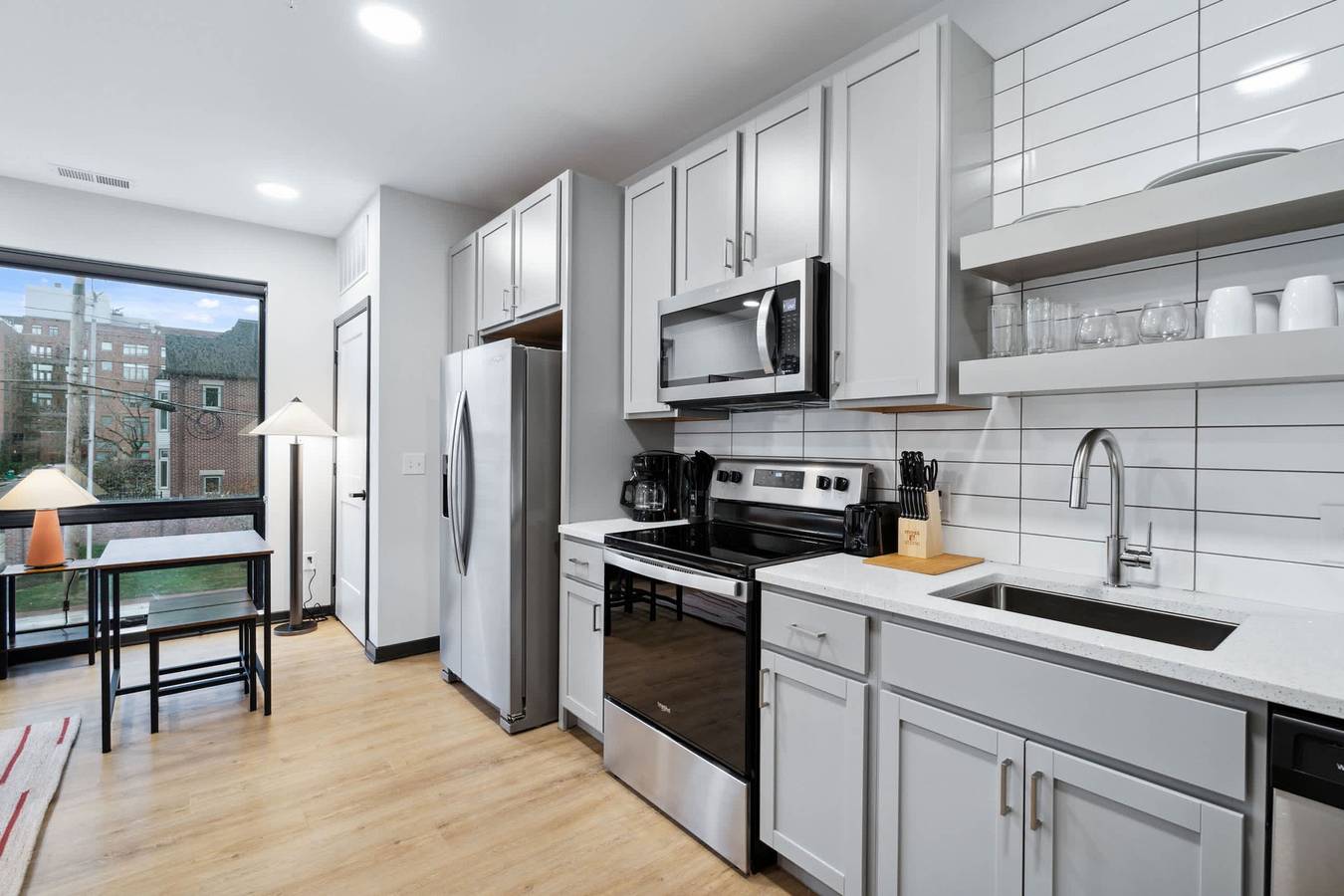 Entire studio, Cozysuites Mass w parking lounge roof deck 9 in Indianapolis, Indiana