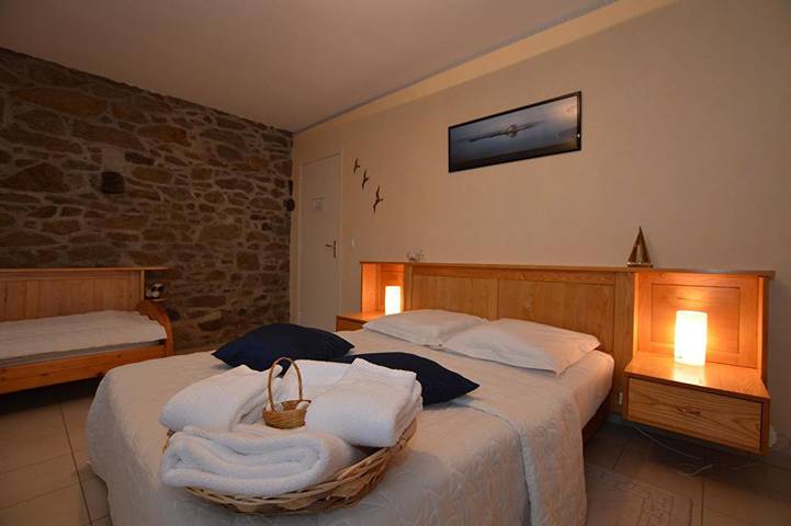Chambre d’hôte pour 3 personnes, avec jardin à Saint-Coulomb - 4