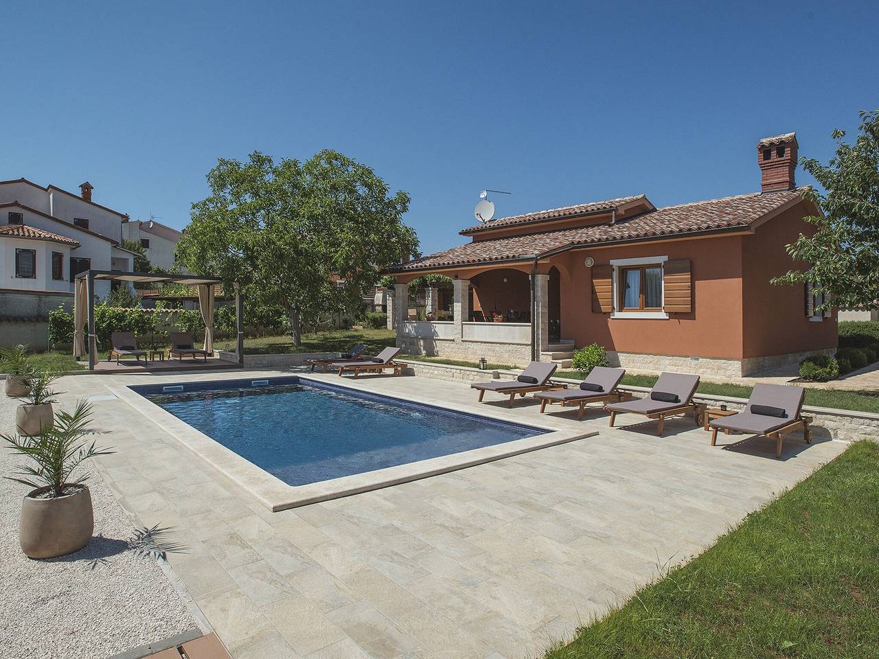 Villa a Peroj con Piscina & Vicino Spiaggia in Barbariga, Costa meridionale dell´Istria