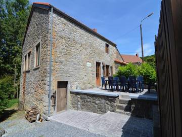 Gîte pour 9 personnes à Onhaye