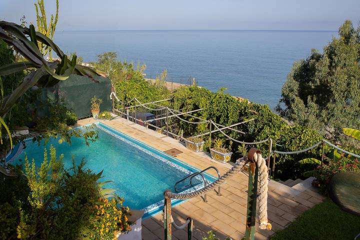 Villa per 6 persone, con Balcone e Giardino a Santo Stefano di Camastra
