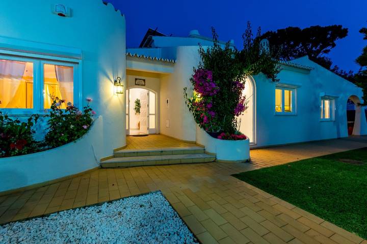 Ferienhaus für 10 Personen, mit Terrasse und Garten an der Algarve - 4