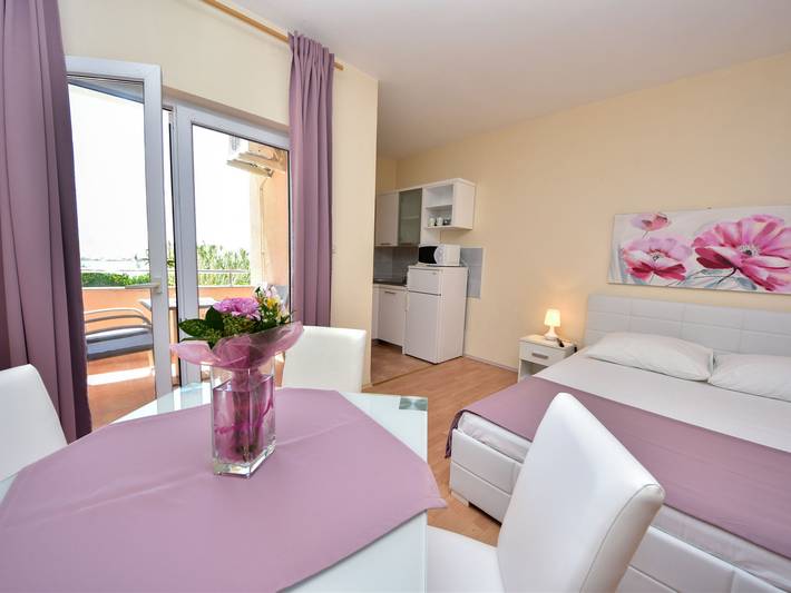 Ferienwohnung für 4 Personen, mit Terrasse und Ausblick auf Pag - 4