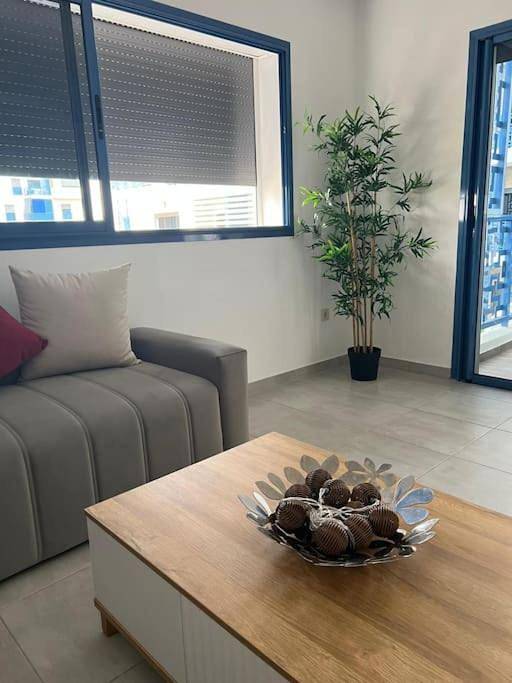 Gîte pour 5 personnes, avec vue ainsi que jardin et piscine dans Martil