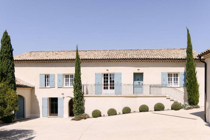 Villa für 6 Personen, mit Balkon und Terrasse sowie Garten und Ausblick in Orange