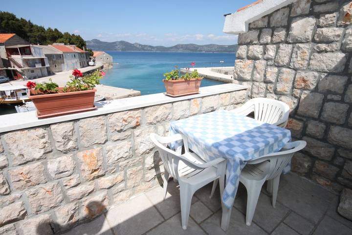 Apartament wakacyjny dla 3 osób, z balkon/ taras, zwierzęta dozwolone w Iz