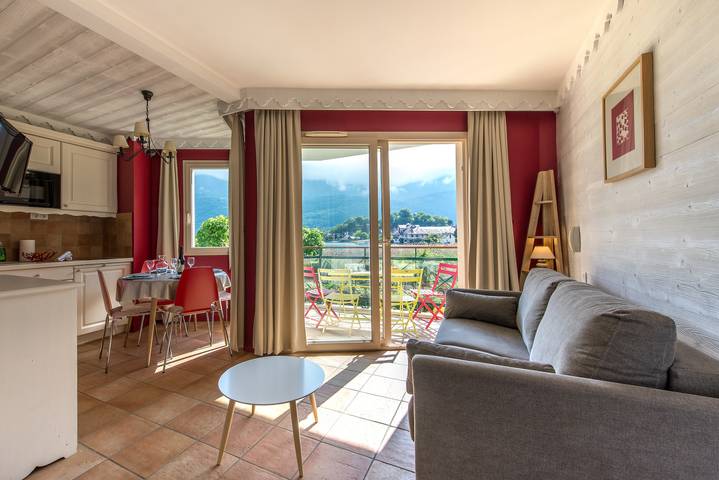 Location de vacances pour 4 personnes, avec vue sur le lac et balcon à Duingt