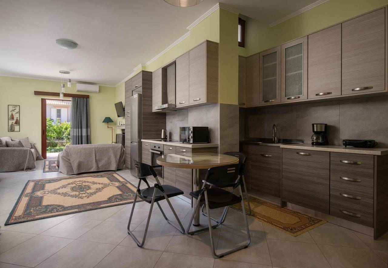 Ganze Wohnung, Apartment with Garden View in Aria, Nafplio