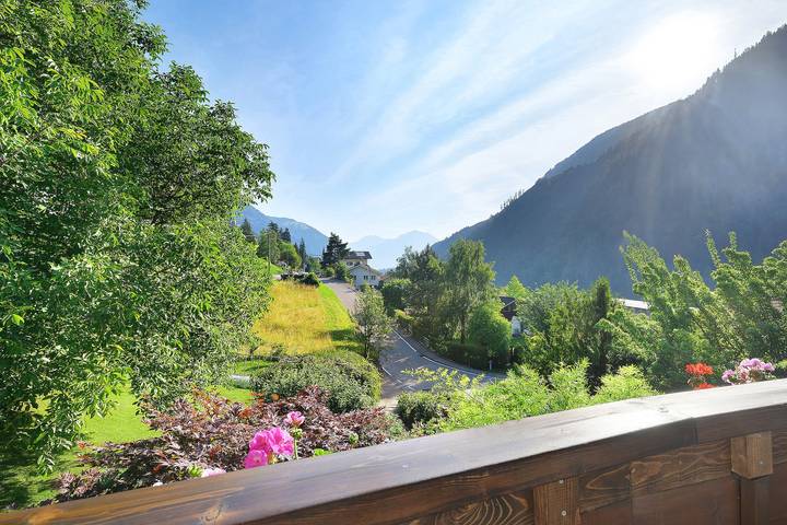 Entire apartment, Holiday Apartment "Eschenleit Mountain View" with Balcony and Wi-Fi in San Pancrazio, Ortler Alps